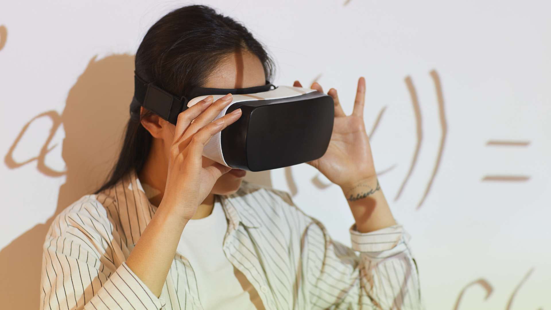 An In-Depth Analysis of Virtual Reality Solutions & Their Impact Across Industries